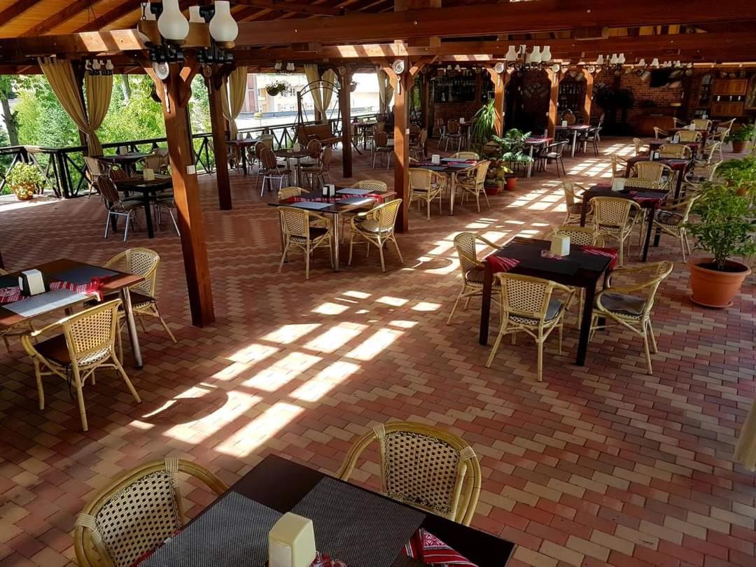 Hotel Suprem Băile Olăneşti المظهر الخارجي الصورة