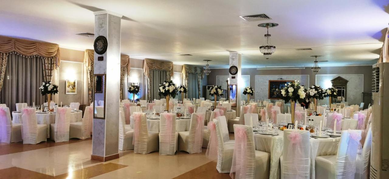 Hotel Suprem Băile Olăneşti المظهر الخارجي الصورة