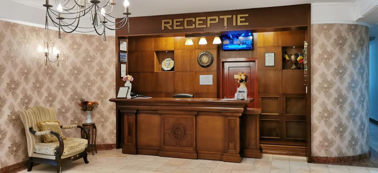 Hotel Suprem Băile Olăneşti المظهر الخارجي الصورة
