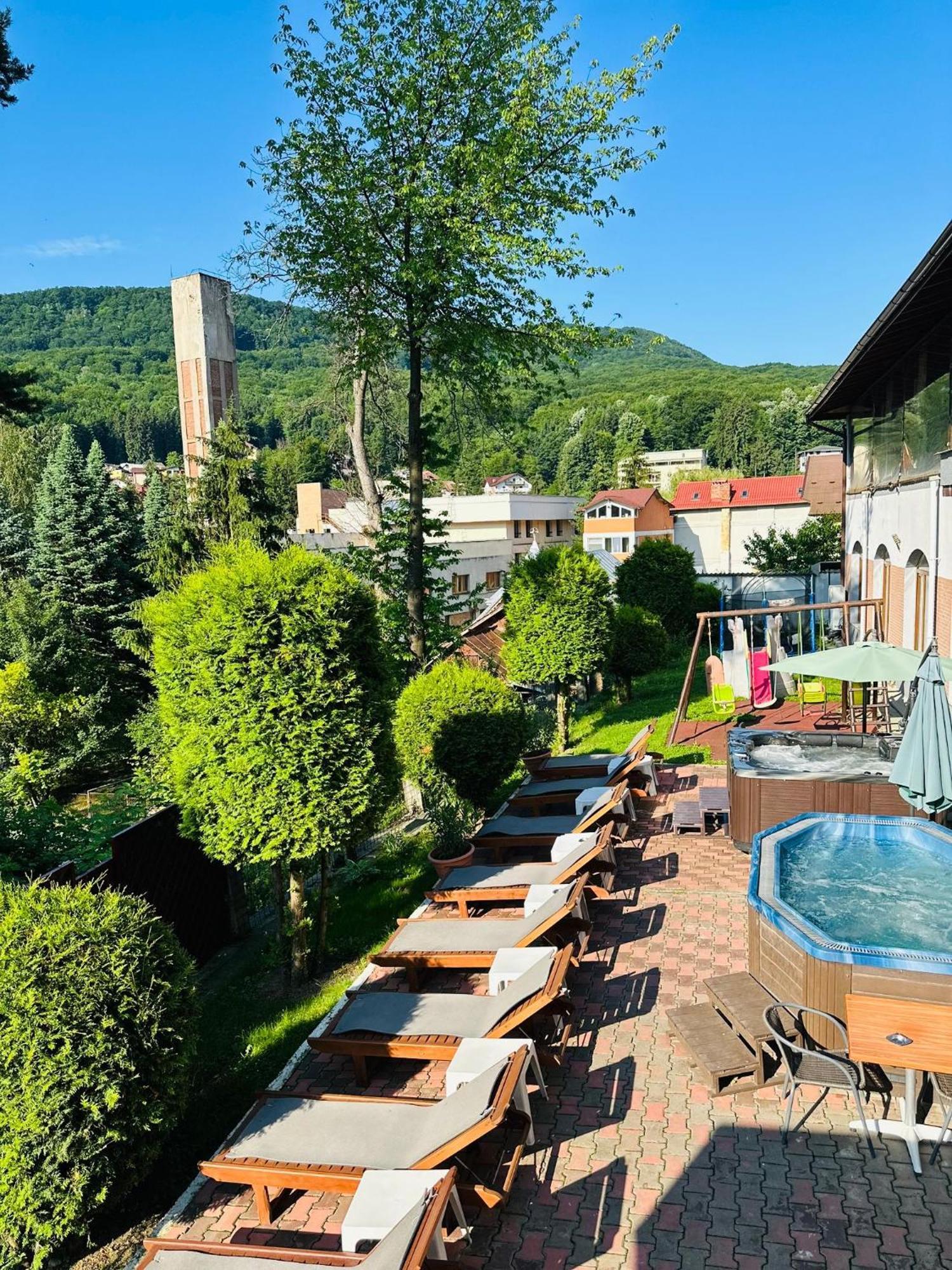 Hotel Suprem Băile Olăneşti المظهر الخارجي الصورة